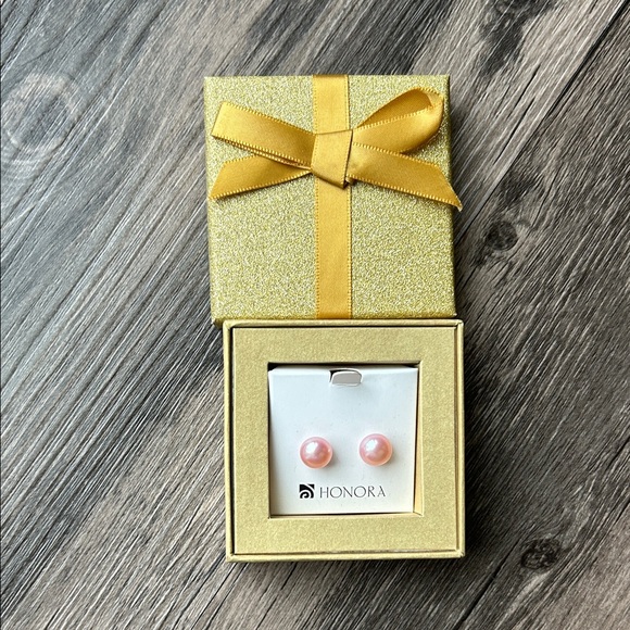 Honora Blush Pink Freshwater Pearl Earrings - Picture 4 of 4